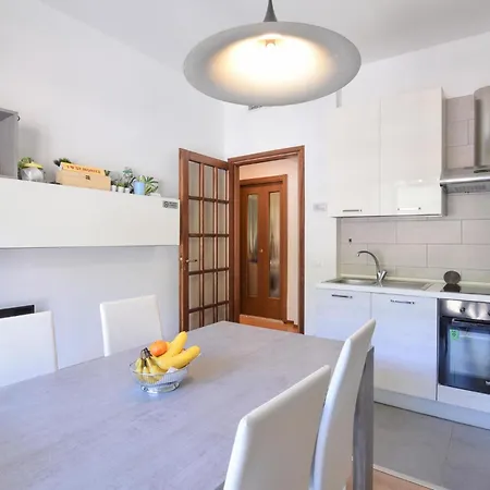 公寓 2 Bedroom Awesome In