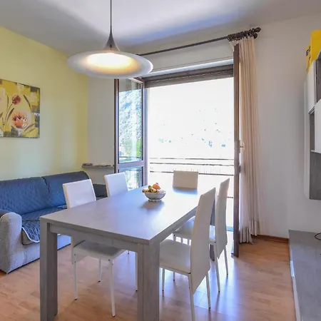 2 Bedroom Awesome In Appartement Omegna