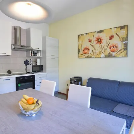 2 Bedroom Awesome In Apartman Omegna