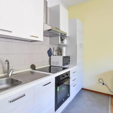 2 Bedroom Awesome In Apartman Omegna
