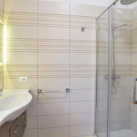 公寓 2 Bedroom Awesome In 奥梅尼亚