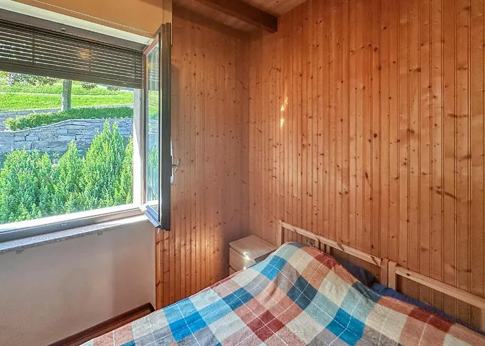 2 Bedroom Awesome In Apartament