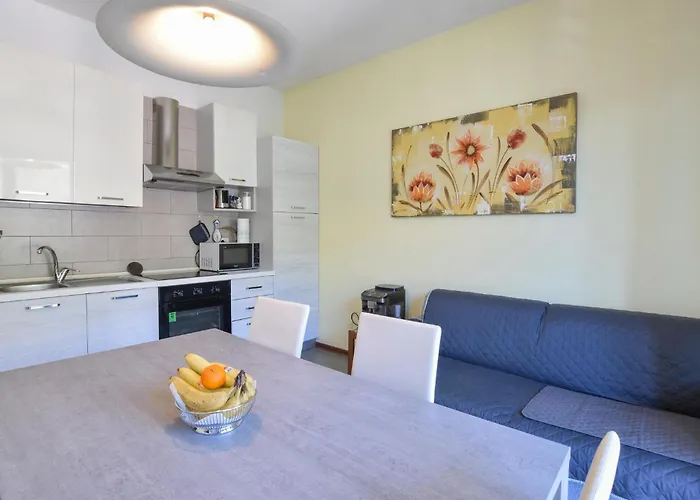 2 Bedroom Awesome In Apartament Omegna